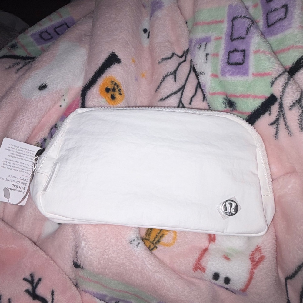 NWT White Lululemon crossbody Pouch